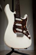 Aura ivory close